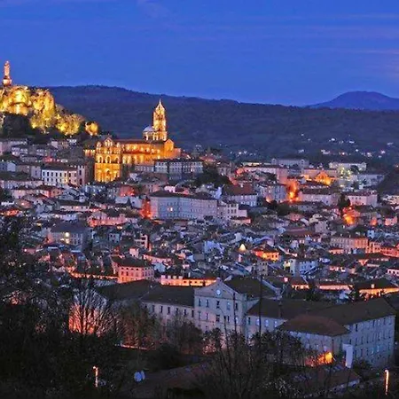 펜션 Maison Charmante Avec Vue Sur Montagne Pres D'yssingeaux *