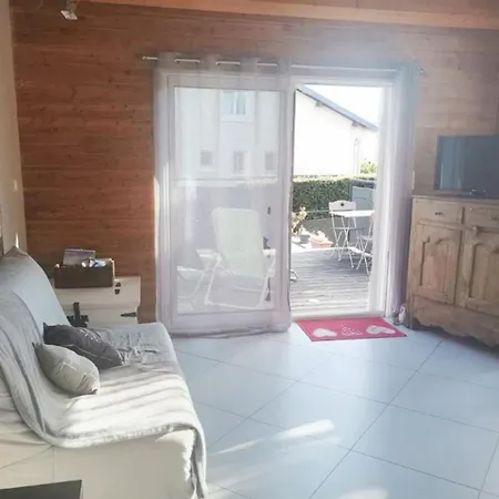 펜션 Maison Charmante Avec Vue Sur Montagne Pres D'yssingeaux Yssingeaux